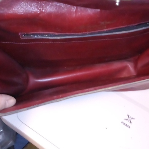 Handmade Leather Etienne Aigner Red Burgundy Messenger Shoulder Bag - Picture 12 of 15